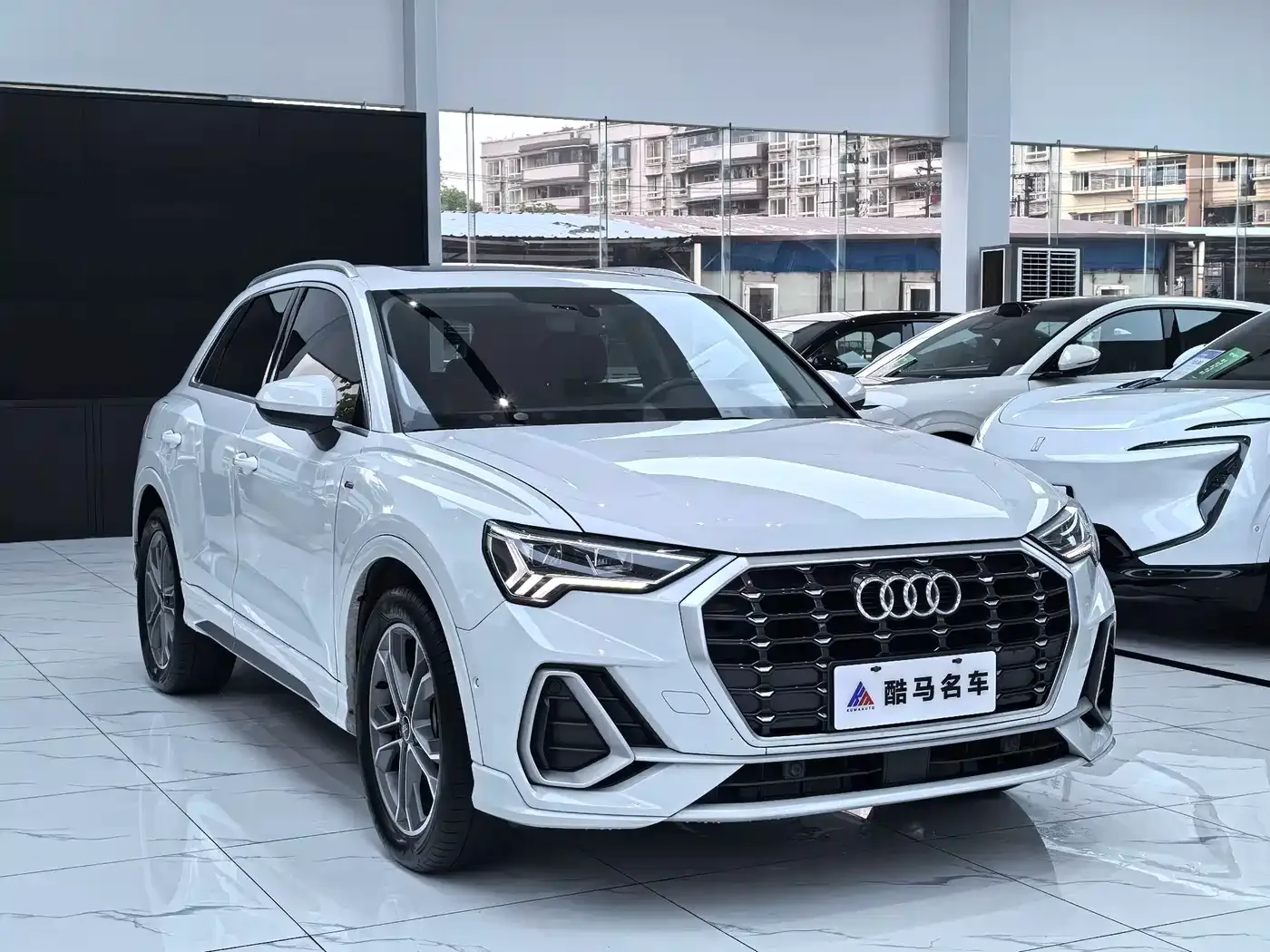 Audi Audi Q3 2022 40 TFSI Fashion Dynamic — Фото автомобиля 3