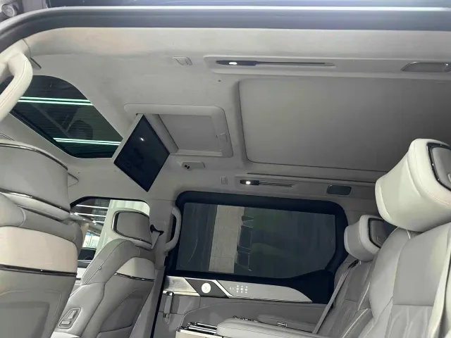 Volvo EM90 — Фото автомобиля 16