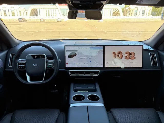 Li Auto Li L8 2023 Pro — Фото автомобиля 7