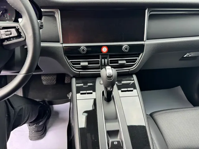 Porsche Macan 2022 Macan 2.0T — Фото автомобиля 8