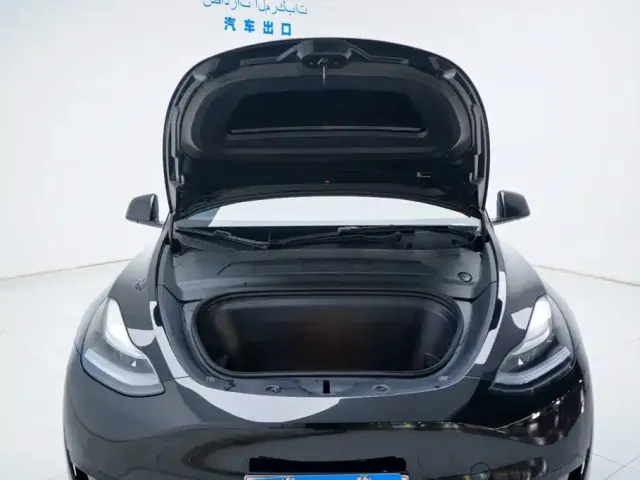 Tesla Model Y 2022 Facelift Rear-Wheel Drive Version — Фото автомобиля 11