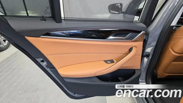 BMW 5 Series G30 — Фото автомобиля 14