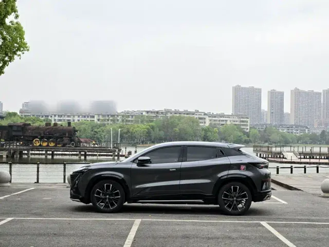 Changan UNI-T — Фото автомобиля 23