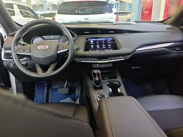 Cadillac XT4 — Фото автомобиля 9