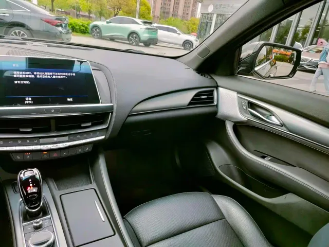 Cadillac CT5 — Фото автомобиля 20