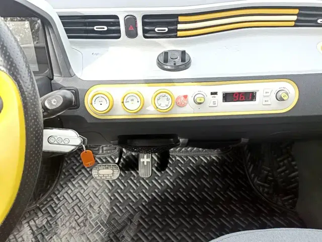 Wuling Hongguang Mini EV — Фото автомобиля 12