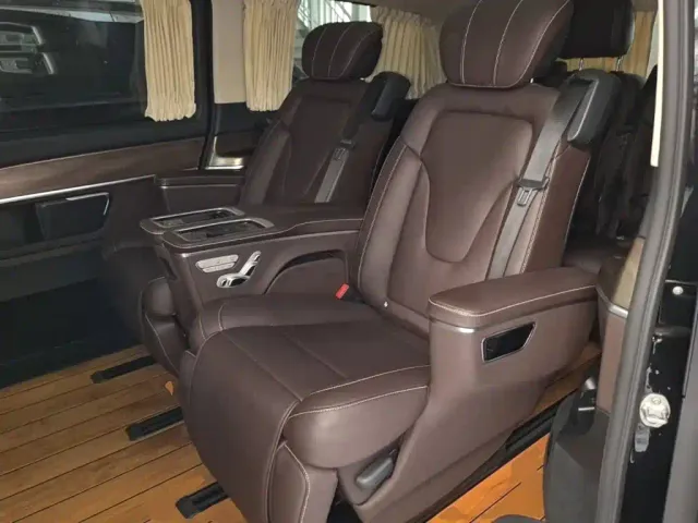 Mercedes-Benz V-Class — Фото автомобиля 16