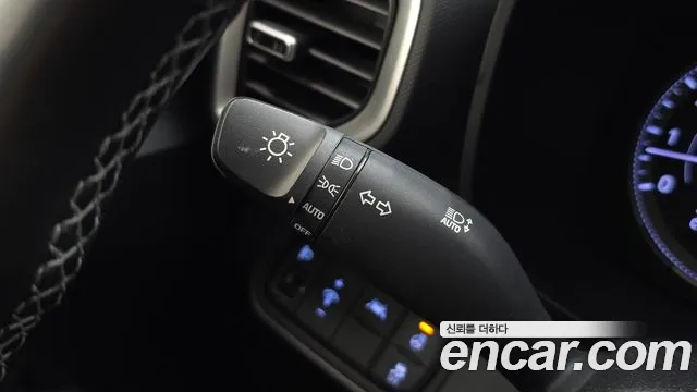 Hyundai Venue — Фото автомобиля 16