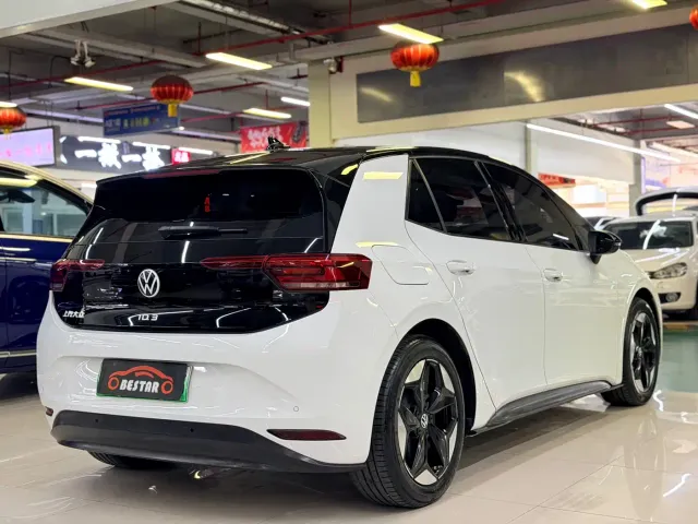 Volkswagen ID.3 — Фото автомобиля 3