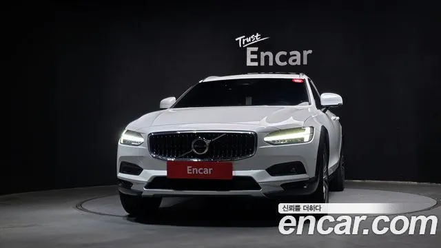 Вольво V90 — Фото автомобиля 2