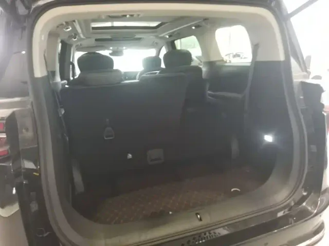 Maxus G90 — Фото автомобиля 18