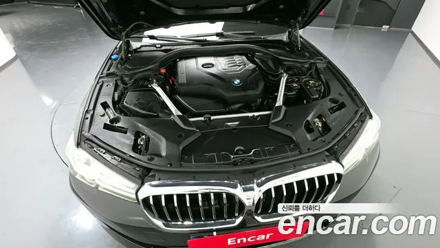 BMW 5-Series 5 серия (G30) 530i xDrive Luxury — Фото автомобиля 6