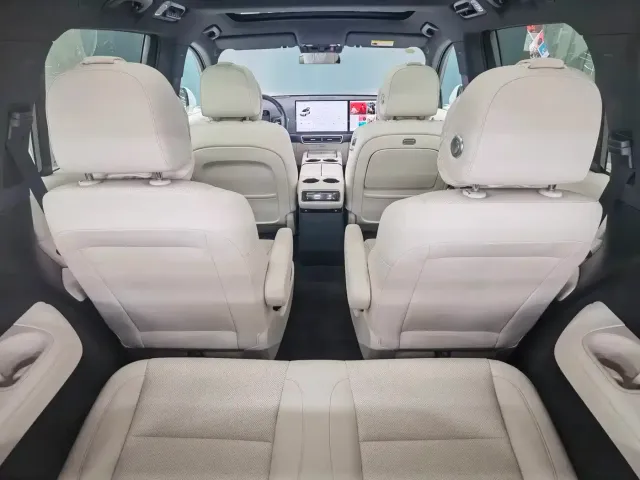 Li Auto L8 — Фото автомобиля 8