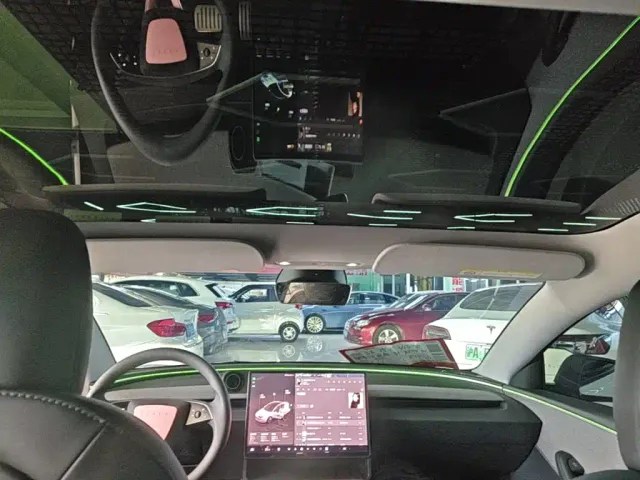 Tesla Model 3 — Фото автомобиля 17