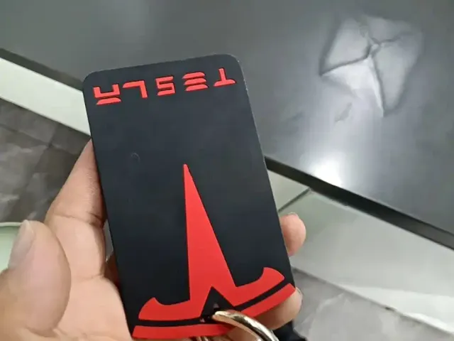 Tesla Model Y — Фото автомобиля 8