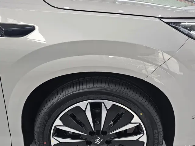 BYD Yuan PLUS — Фото автомобиля 9
