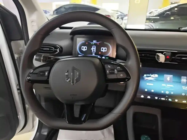 Leapmotor T03 — Фото автомобиля 10