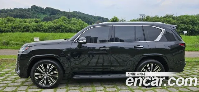 Lexus LX — Фото автомобиля 3