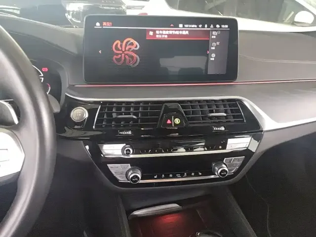 BMW 5 Series — Фото автомобиля 12