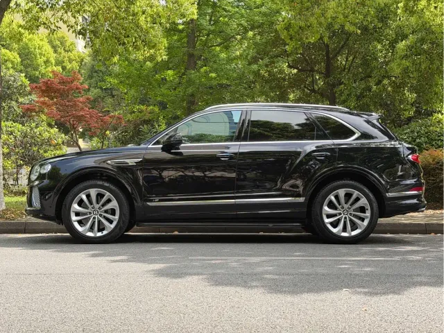 Bentley Bentayga — Фото автомобиля 7