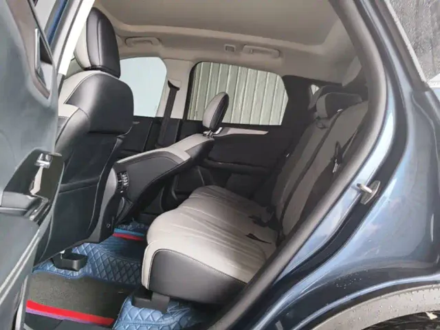 Ford Escape — Фото автомобиля 16