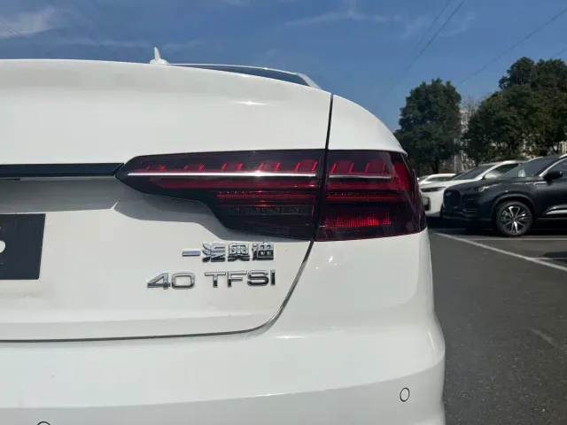 Audi A4L — Фото автомобиля 9