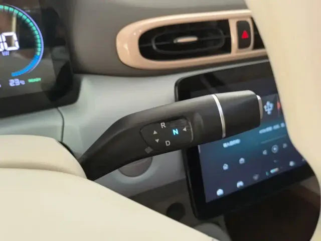 Leapmotor T03 — Фото автомобиля 13