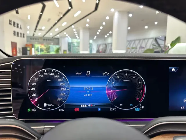 Mercedes-Benz GLE-Class — Фото автомобиля 4