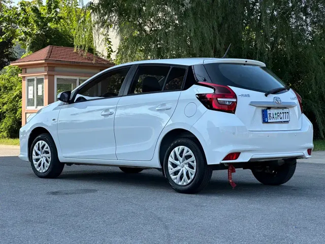Toyota Vios FS — Фото автомобиля 11