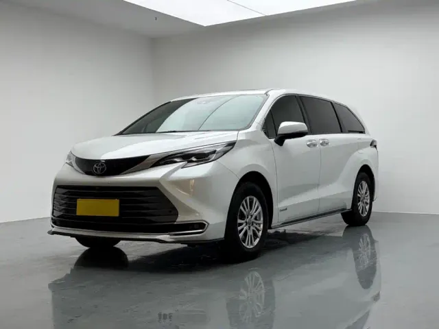 Фотография автомобиля — Toyota Sienna