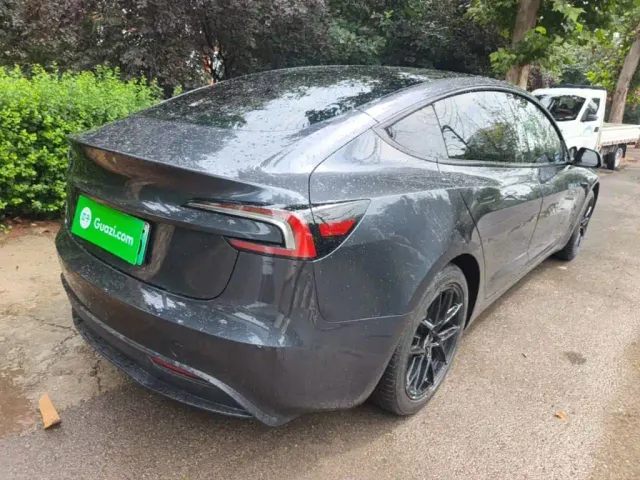 Tesla Model 3 — Фото автомобиля 6