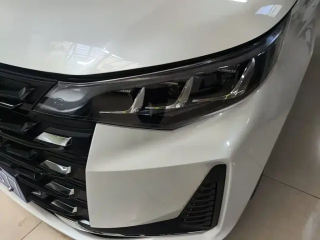 GAC Trumpchi M6 — Фото автомобиля 23