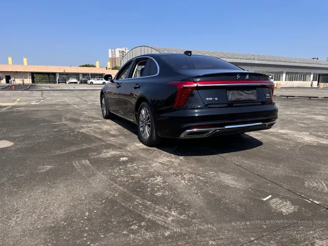 Hongqi H5 — Фото автомобиля 18