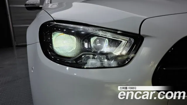 Mercedes-Benz E-Class — Фото автомобиля 20