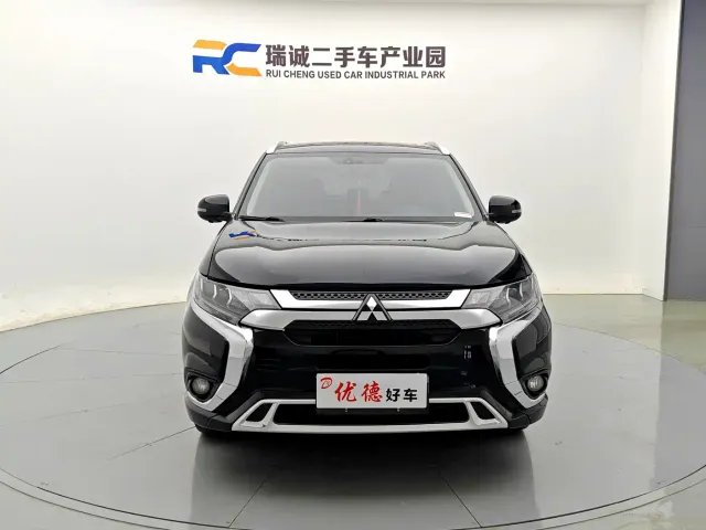 Mitsubishi Outlander — Фото автомобиля 2