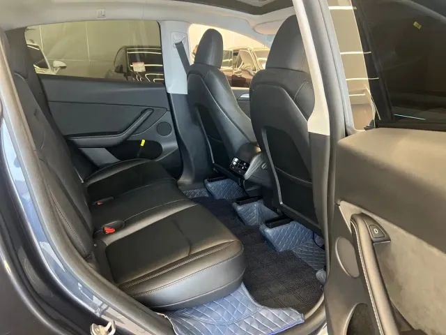 Tesla Model Y — Фото автомобиля 15