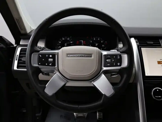 Land Rover Discovery — Фото автомобиля 16