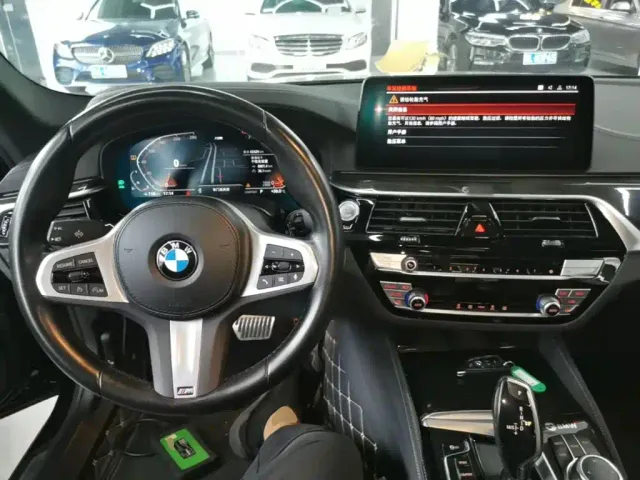 BMW 5 Series — Фото автомобиля 9