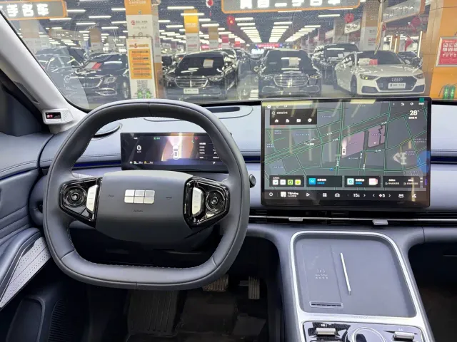 Geely Galaxy Starship 7 EM-i — Фото автомобиля 6