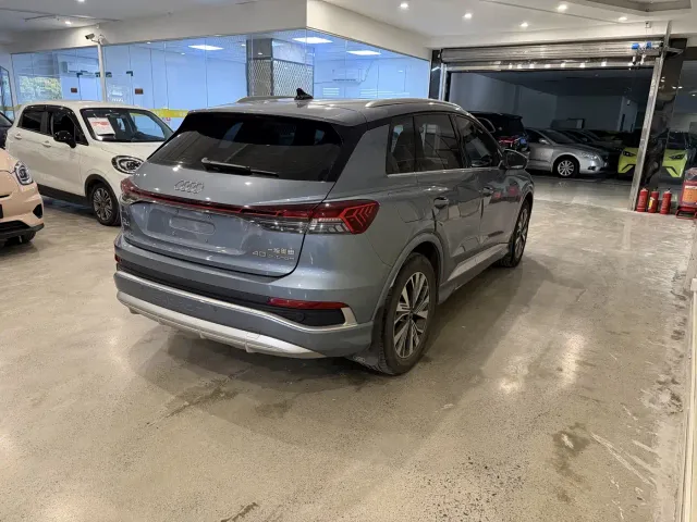 Audi Q4 e-tron — Фото автомобиля 4