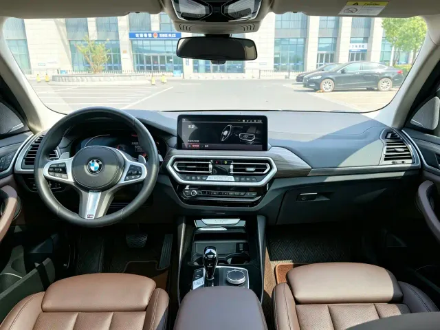 BMW BMW X3 2022 Facelift xDrive30i Leading M Shadow Edition — Фото автомобиля 5