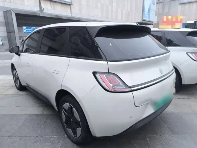 Baojun Cloud — Фото автомобиля 4