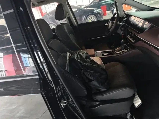 GAC Trumpchi M6 — Фото автомобиля 24