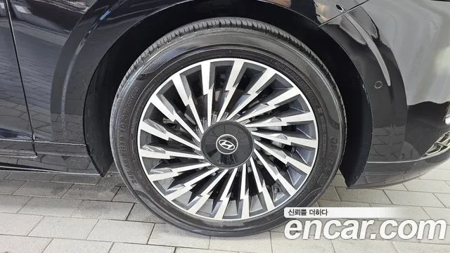 Hyundai Grandeur GN7 — Фото автомобиля 6