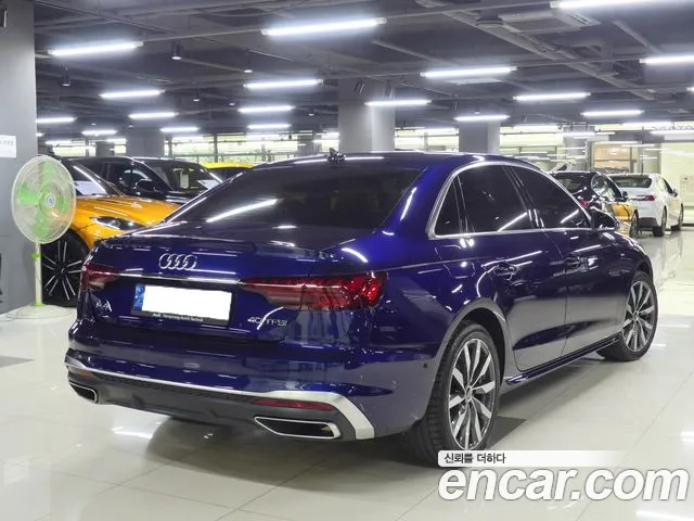 Audi A4 — Фото автомобиля 3