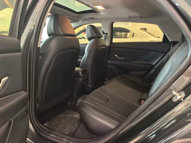 Hyundai Elantra — Фото автомобиля 13
