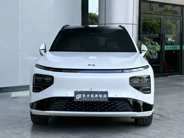 Xpeng G9 — Фото автомобиля 2