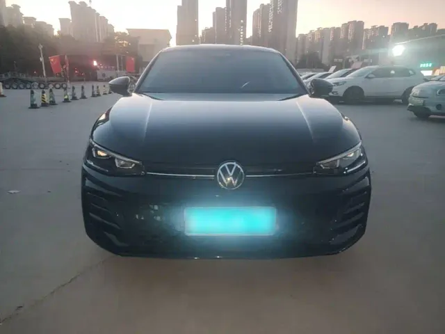 Volkswagen Passat — Фото автомобиля 2