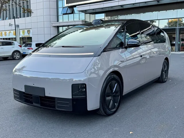 Фотография автомобиля — Li Auto MEGA