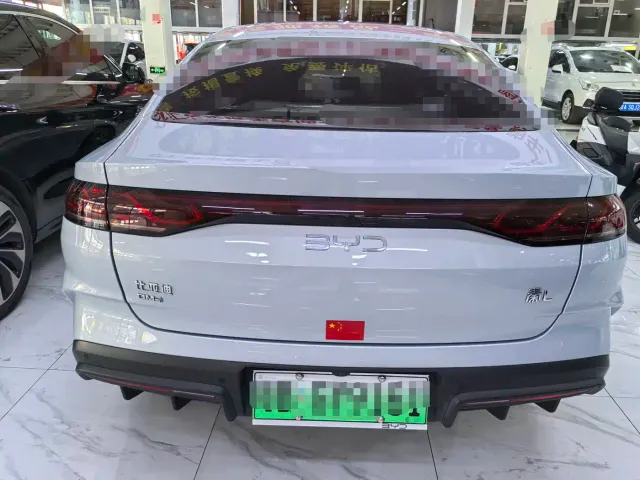 BYD Qin L — Фото автомобиля 5